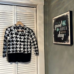 Retro b&w houndstooth cardigan size S